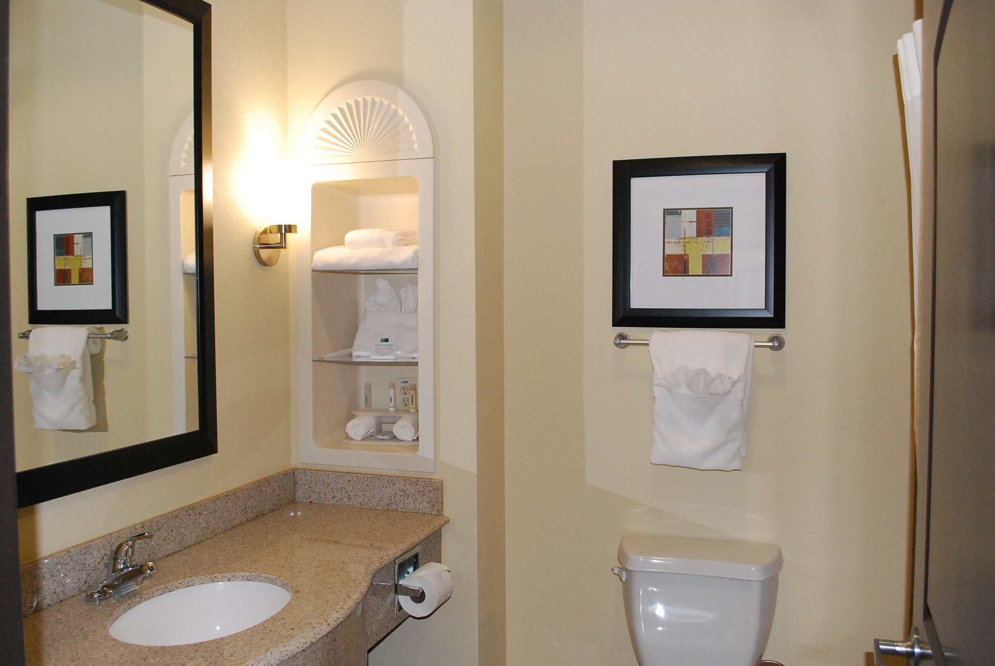 Holiday Inn Express Hotel & Suites Houston South - Pearland 60/61