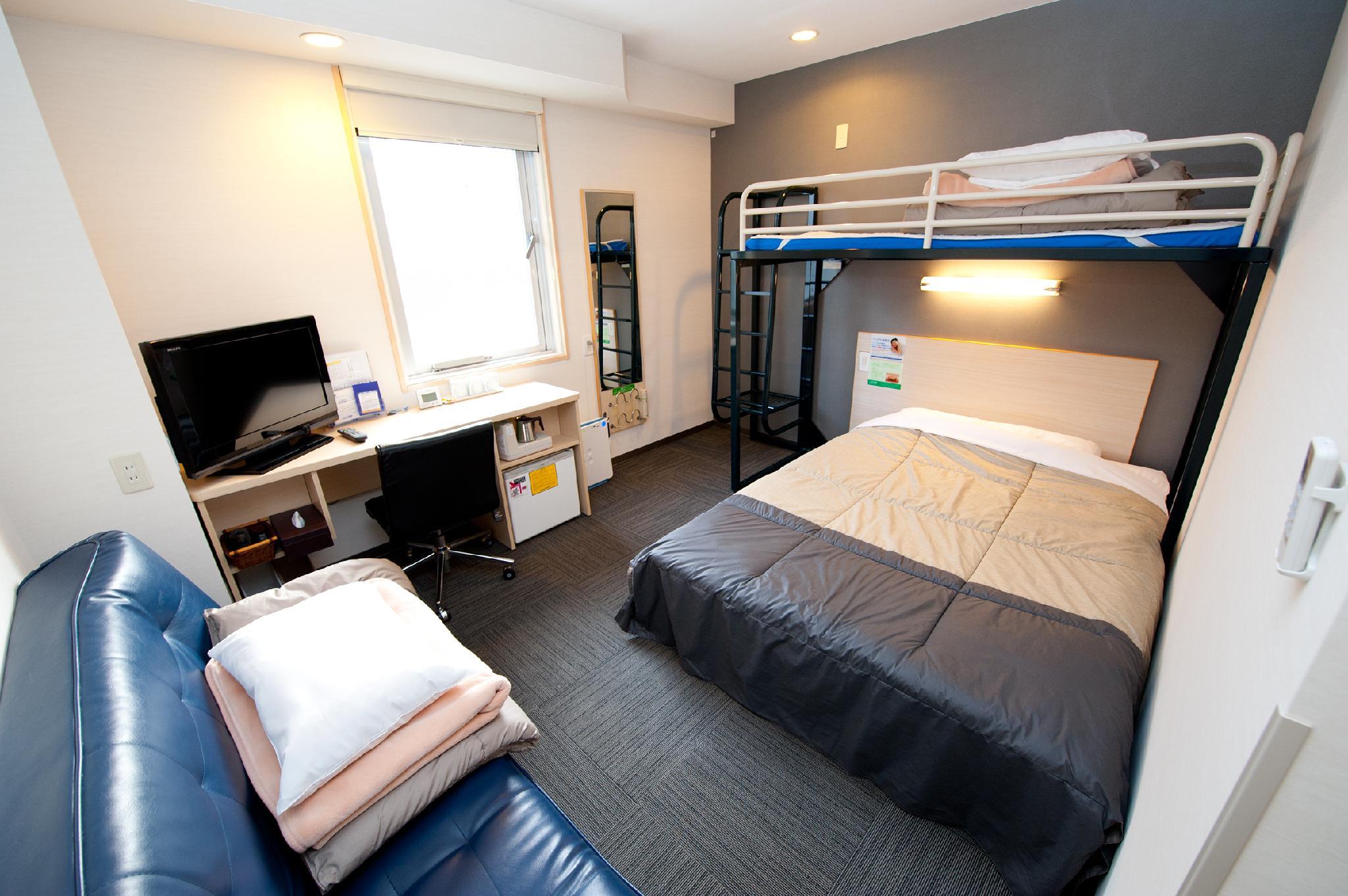 Room, Triple