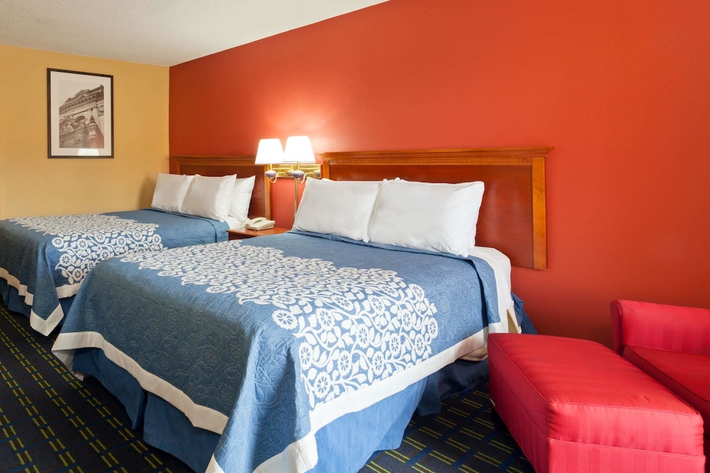 Shelby Inn - I40 and Sycamore View 6/18