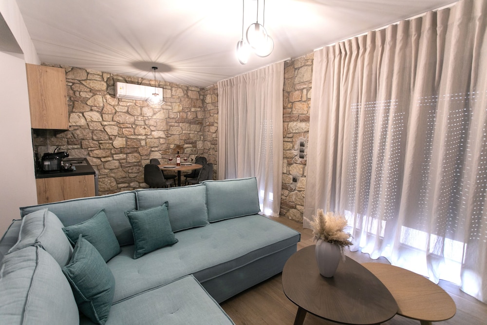 Michelangelo Suites & Apartments 54/69