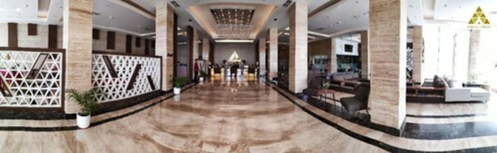 Pyramid Suites 6/54