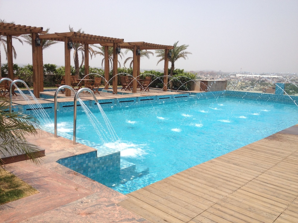 Hotel Seven Seas 47/50