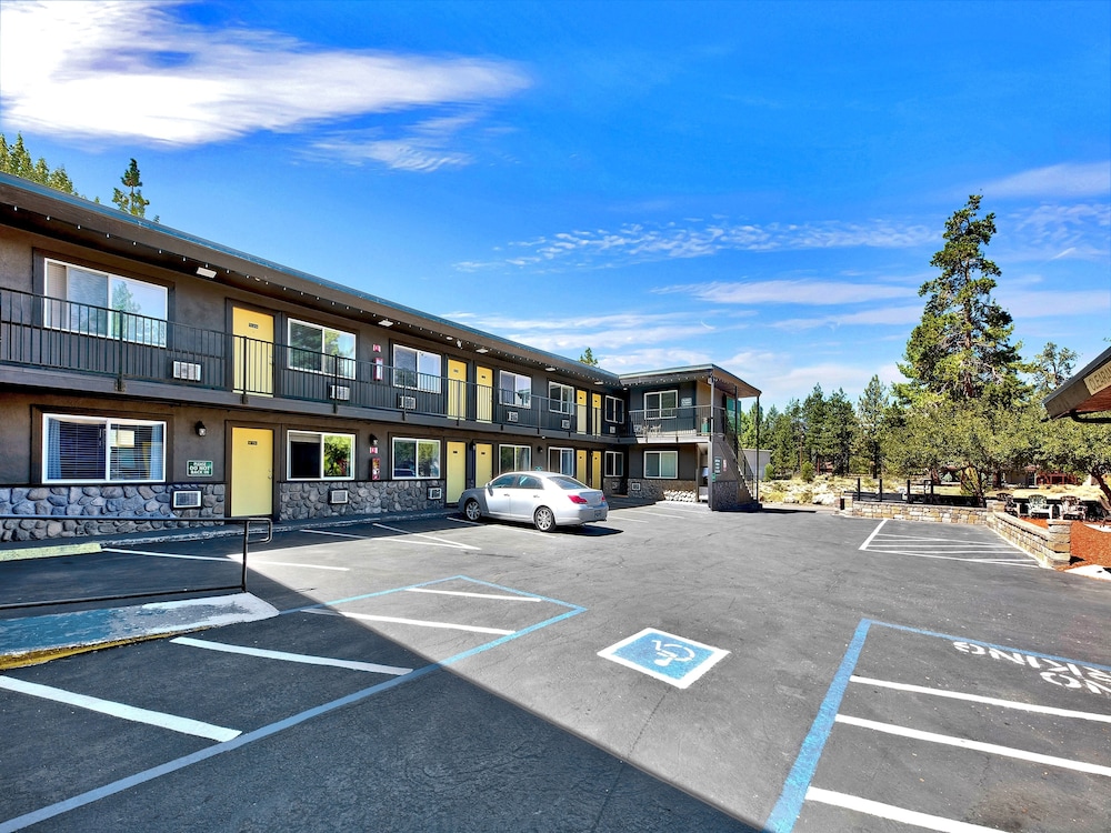 Secrets Inn Lake Tahoe 53/71