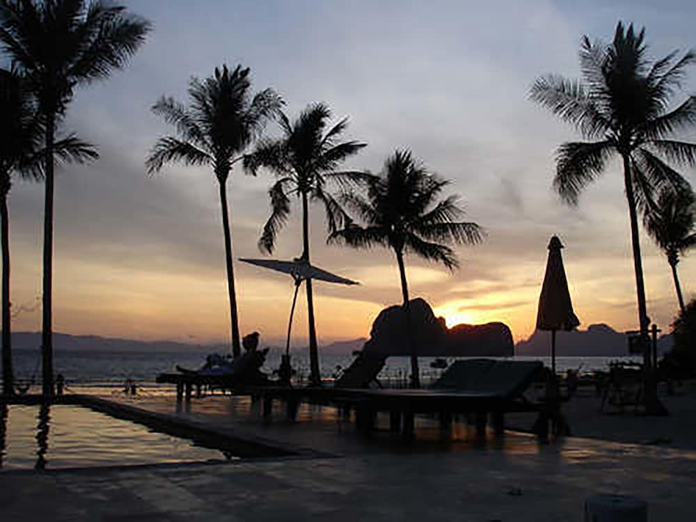 Koh Ngai Thanya Beach Resort 51/65