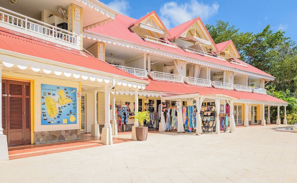Pierre Vacances Sainte Anne Holiday Village 1/50