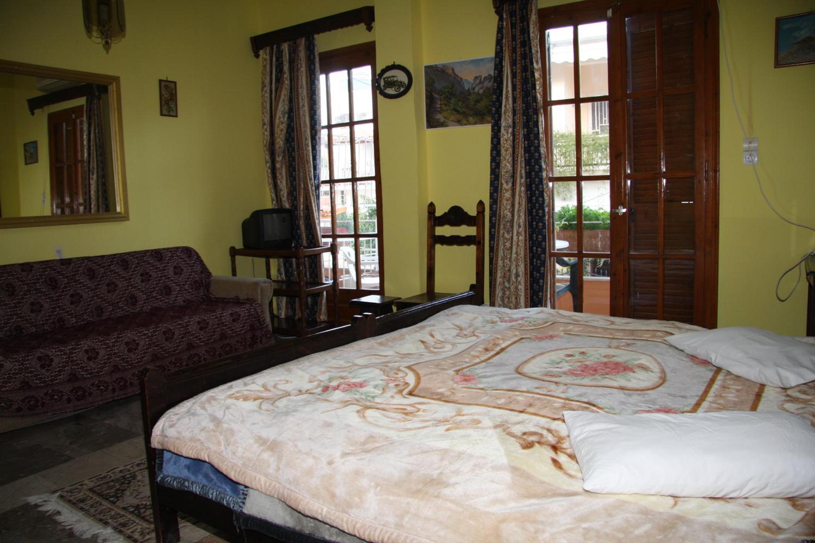Room, Twin Beds