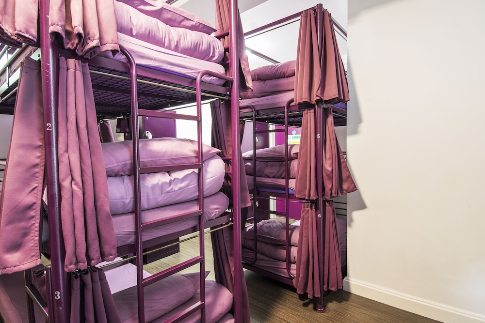 Safestay London Kensington Holland Park 12/27