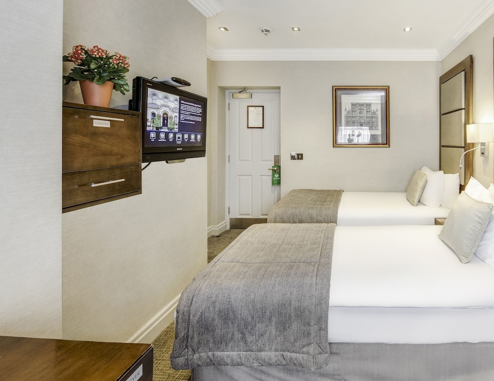 Langham Court Hotel 27/69