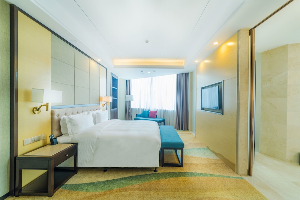 Hundred Hotel 27/60