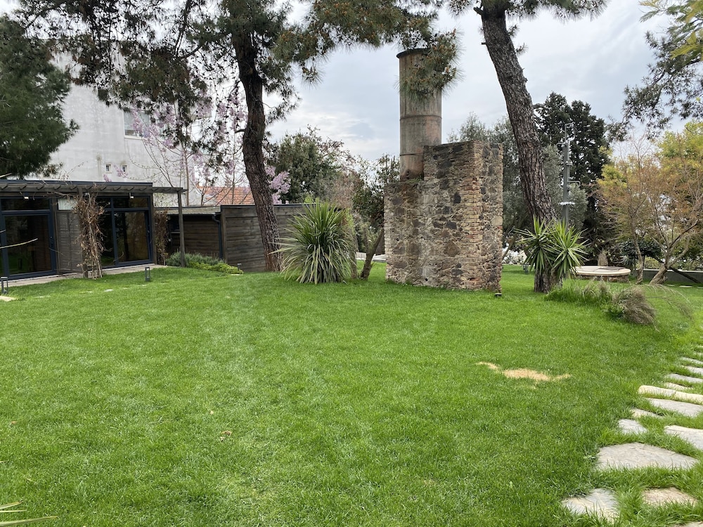 Triada Hotel Buyukada 44/60