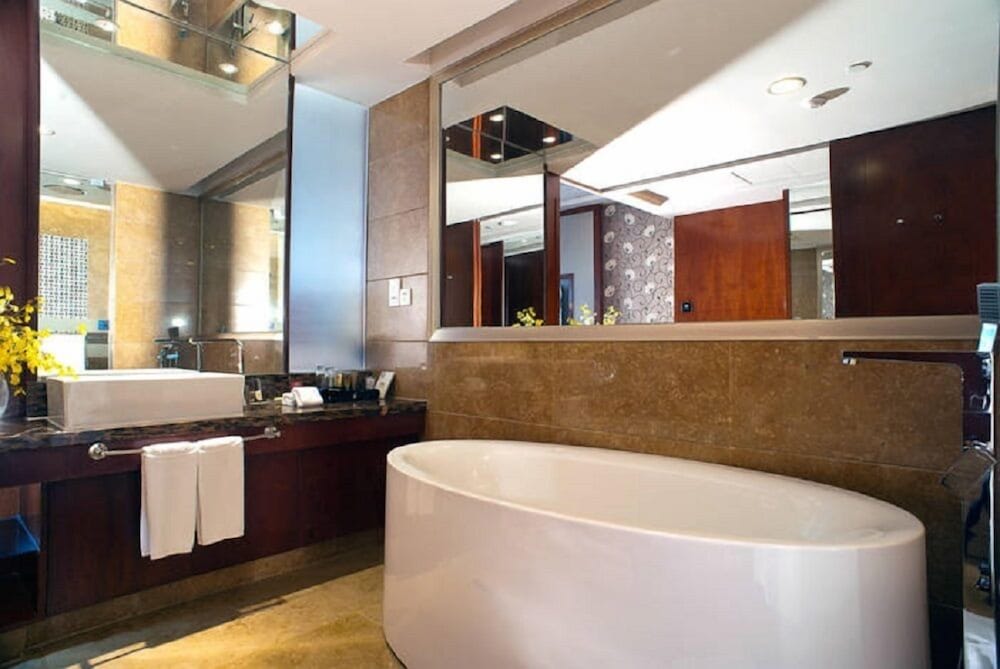 Eurasia International Hotel 5/42