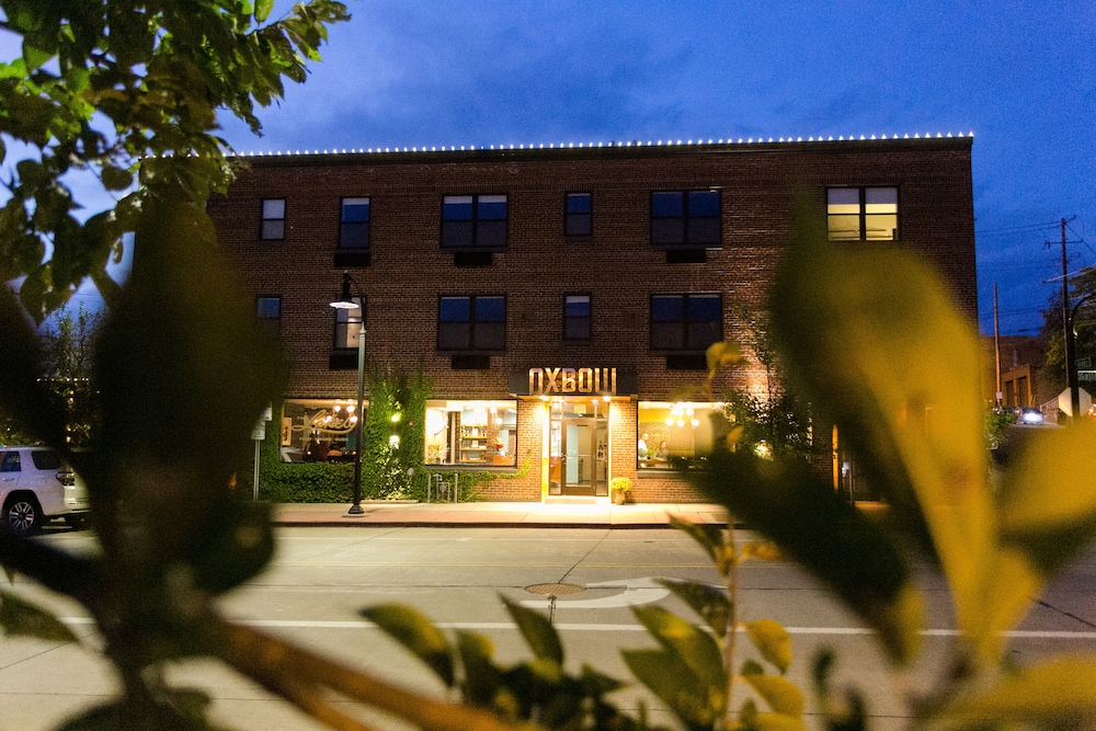 The Oxbow Hotel 4/69