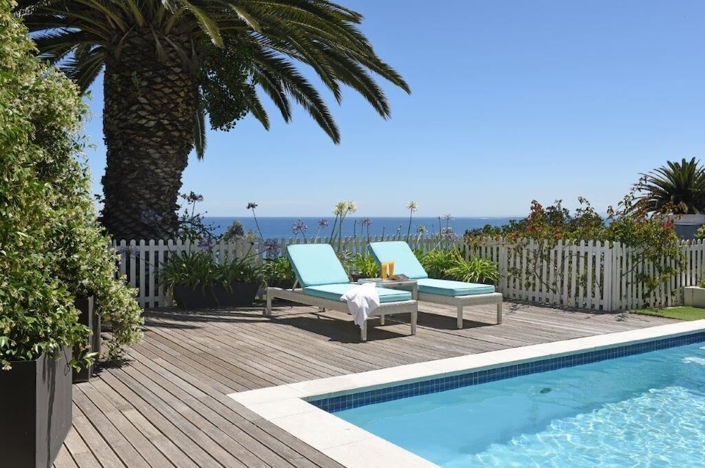 The Clarendon - Bantry Bay 44/50
