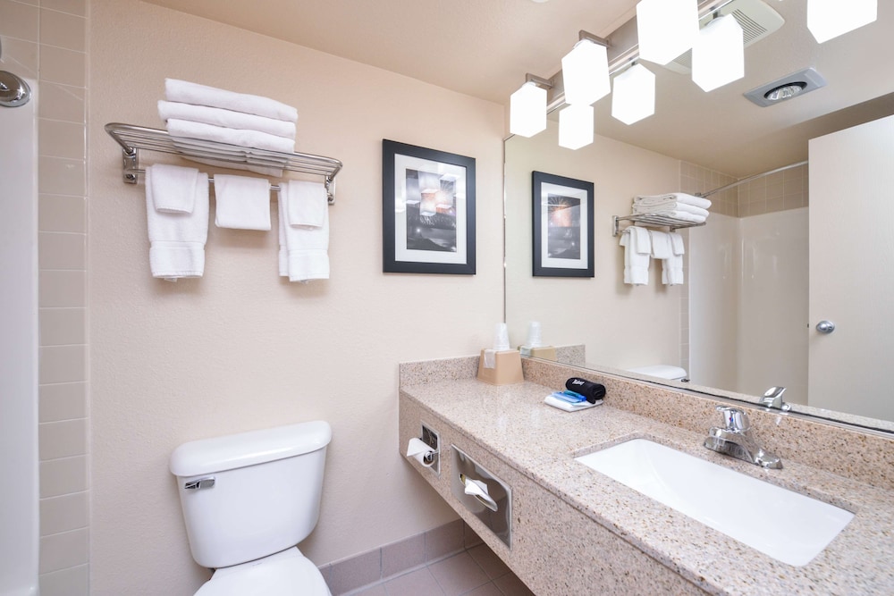 غرفة قياسية بسريرين كوين، Best Western Kelly Inn 5/6
