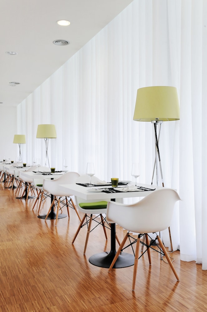 Open Village Sports Hotel Amp Spa Club 43/47