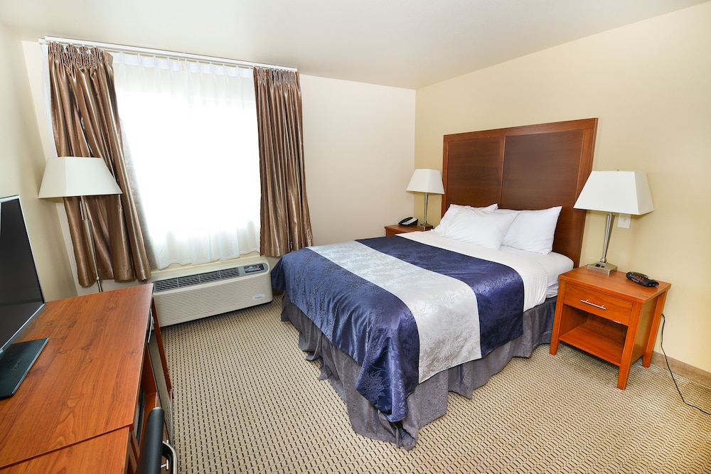Baymont by Wyndham Grand Forks 10/43
