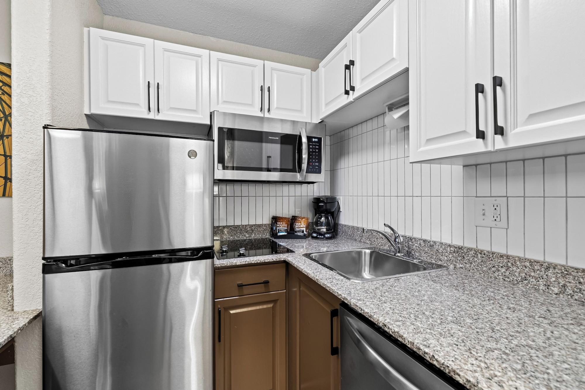 Studio, Suite, Kitchen