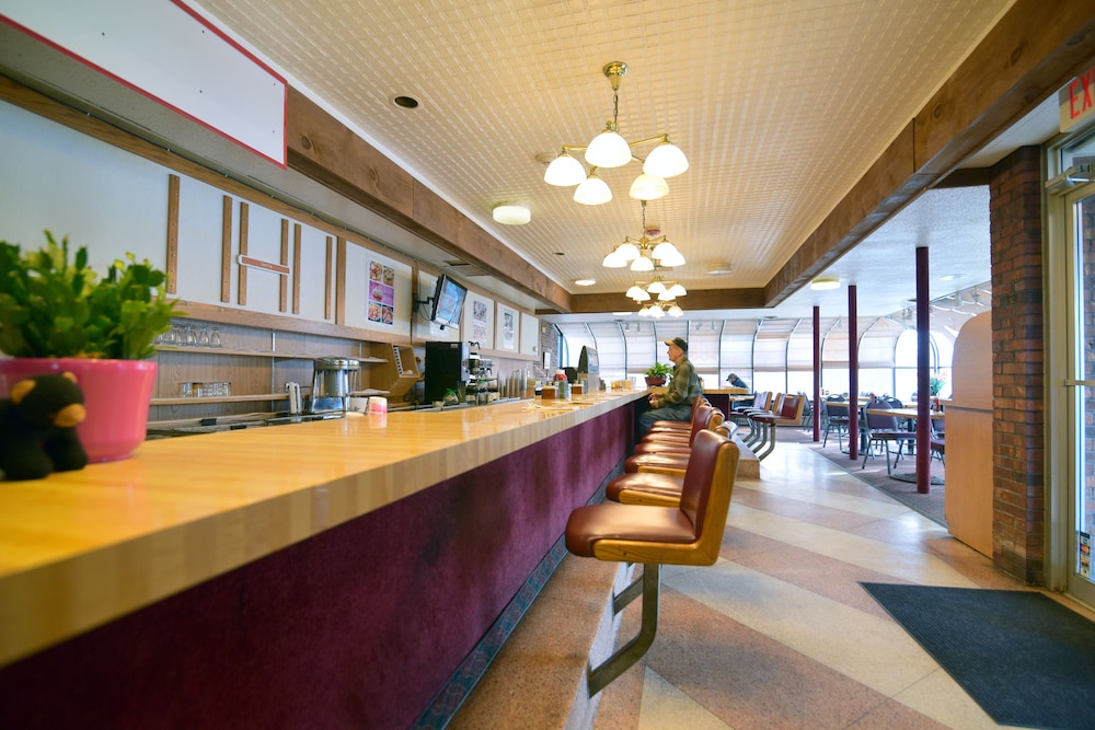 Howard Johnson by Wyndham Bangor 5/34