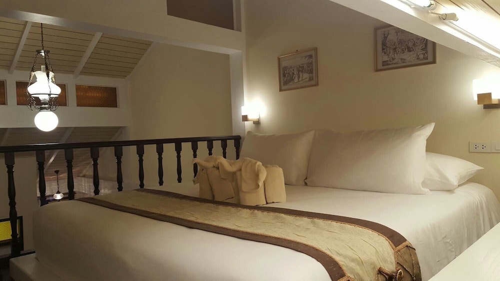 Duplex, King Bed