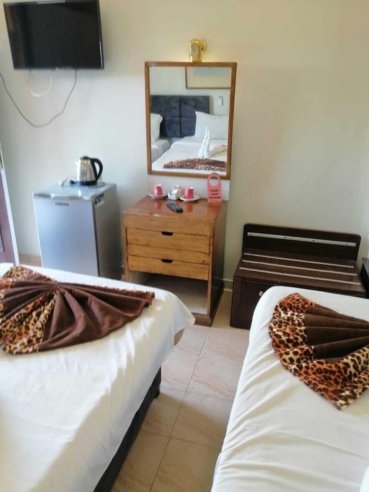 Rezeiky Hotel And Camp Luxor 17/50