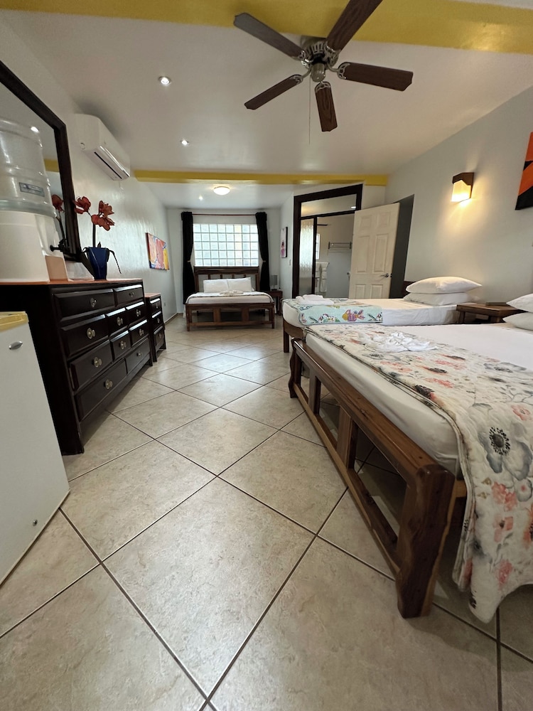 All Seasons Guest House 13/50