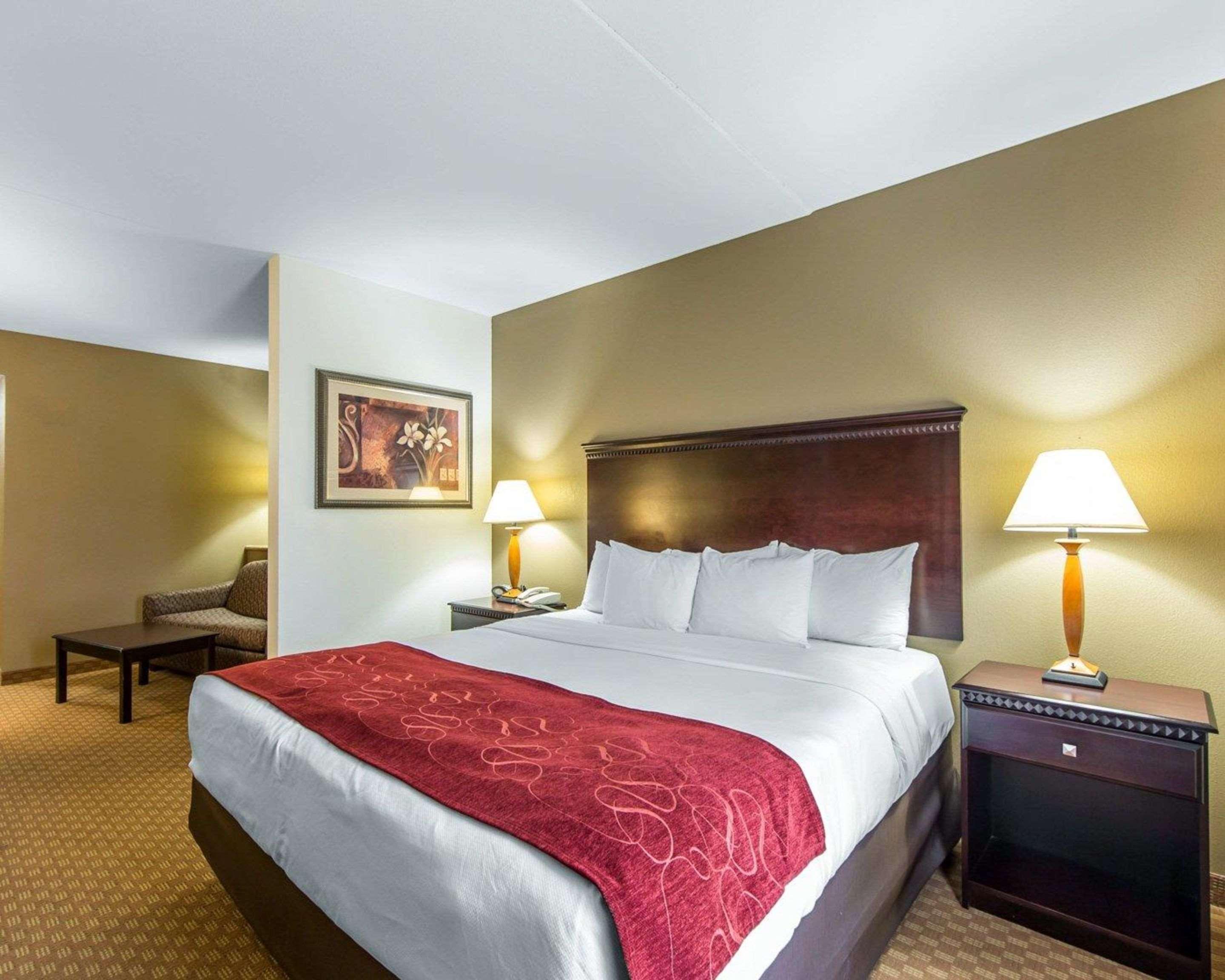 UPGRADE, SUITE, KING BED