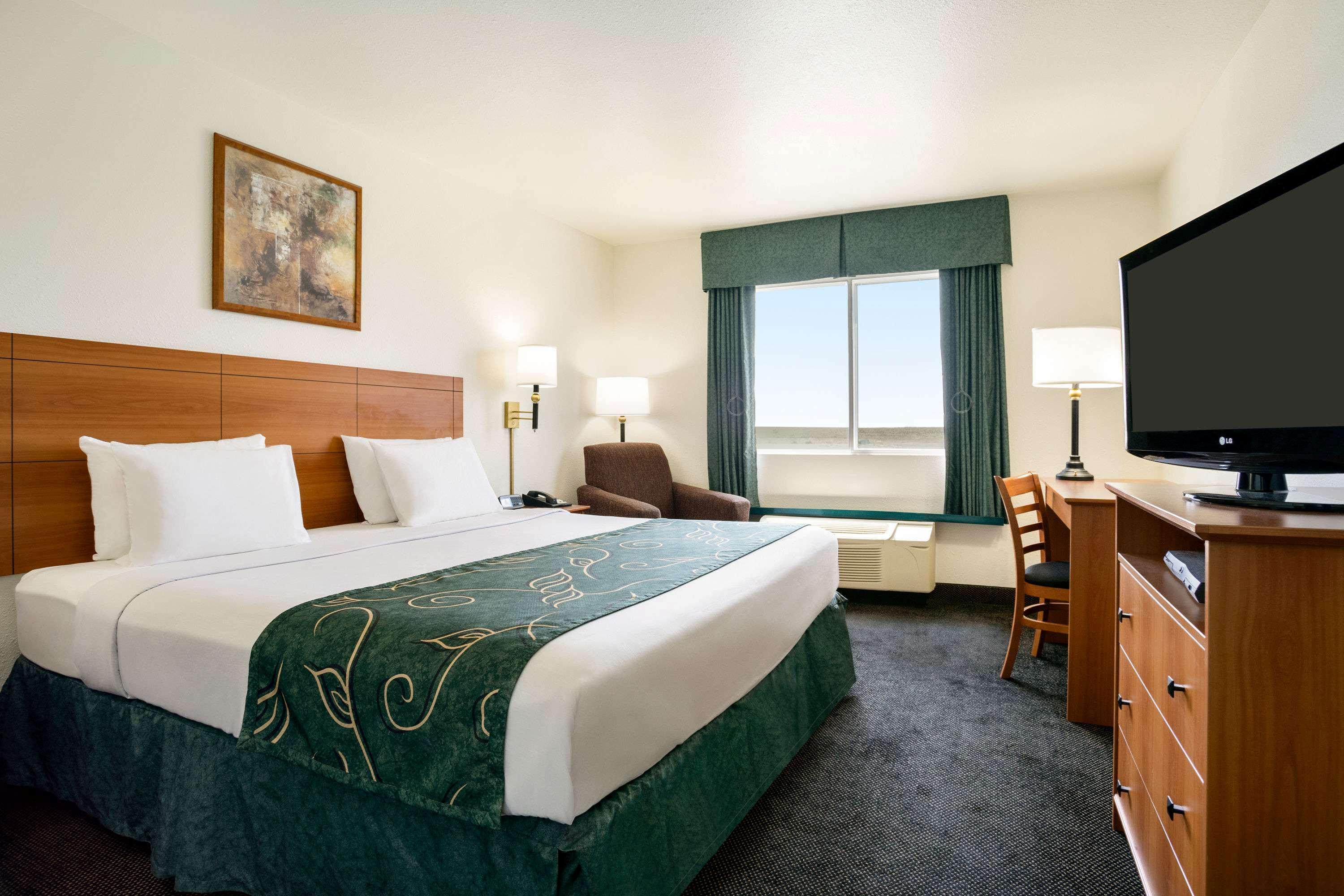 Travelodge by Wyndham Bill WY Thunder Basin Ntl Grassland 8/32