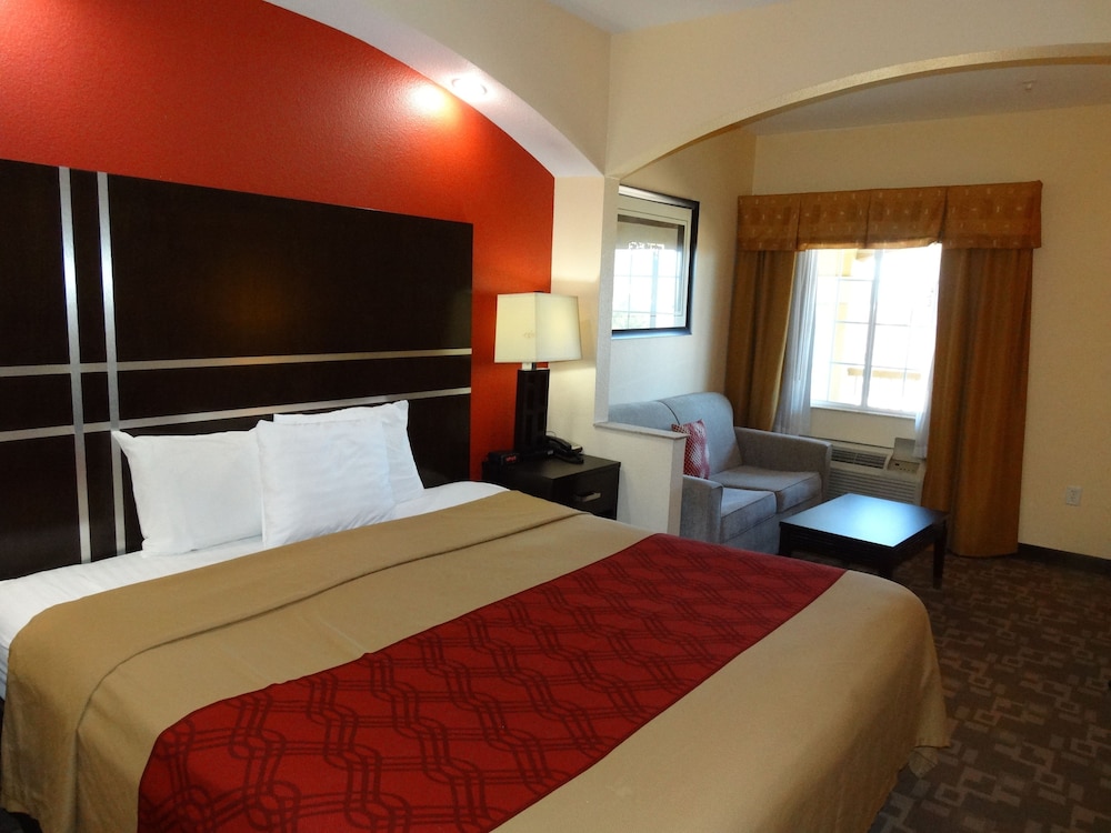Regency Inn & Suites Baytown 28/62