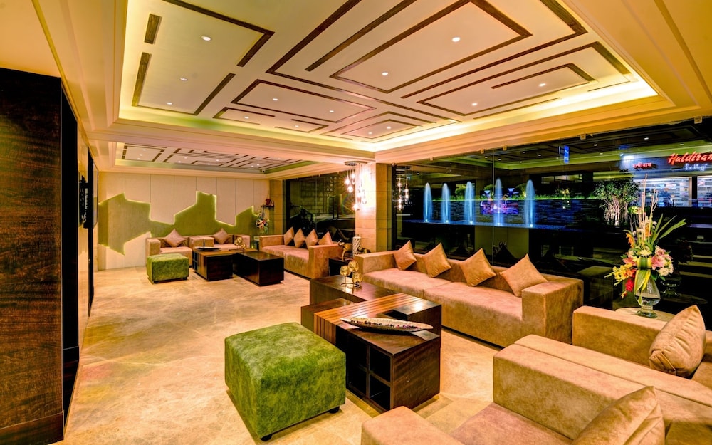 Udaan Clover Hotel Banquet & Spa 11/22