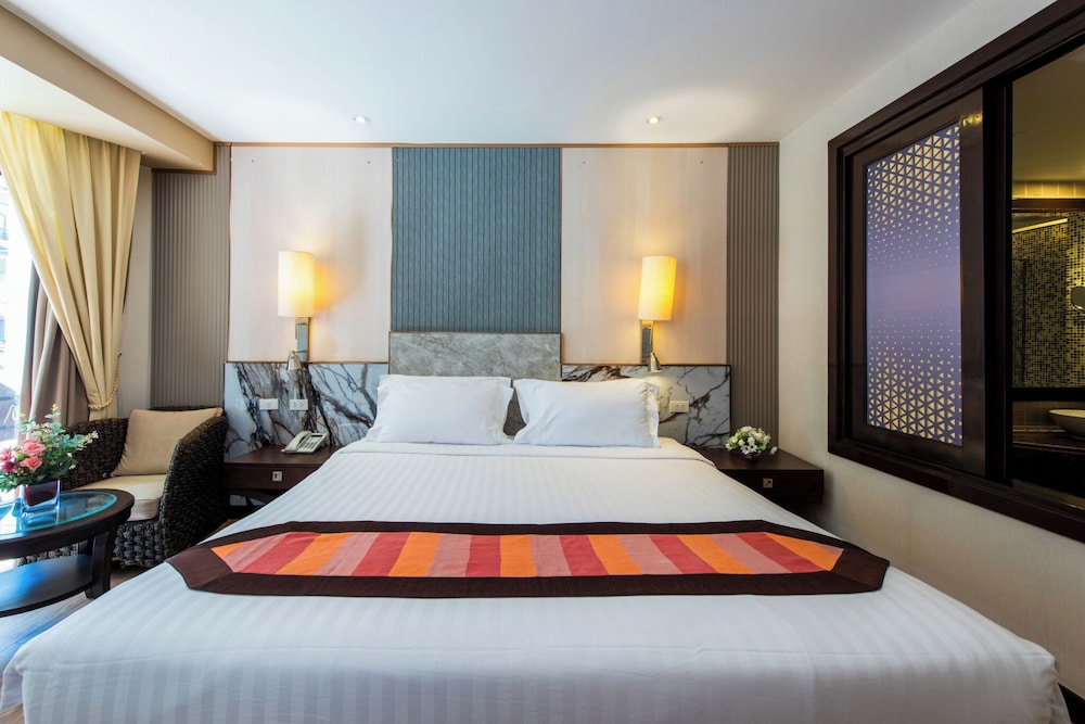 Deluxe, Double Bed, Pool Access