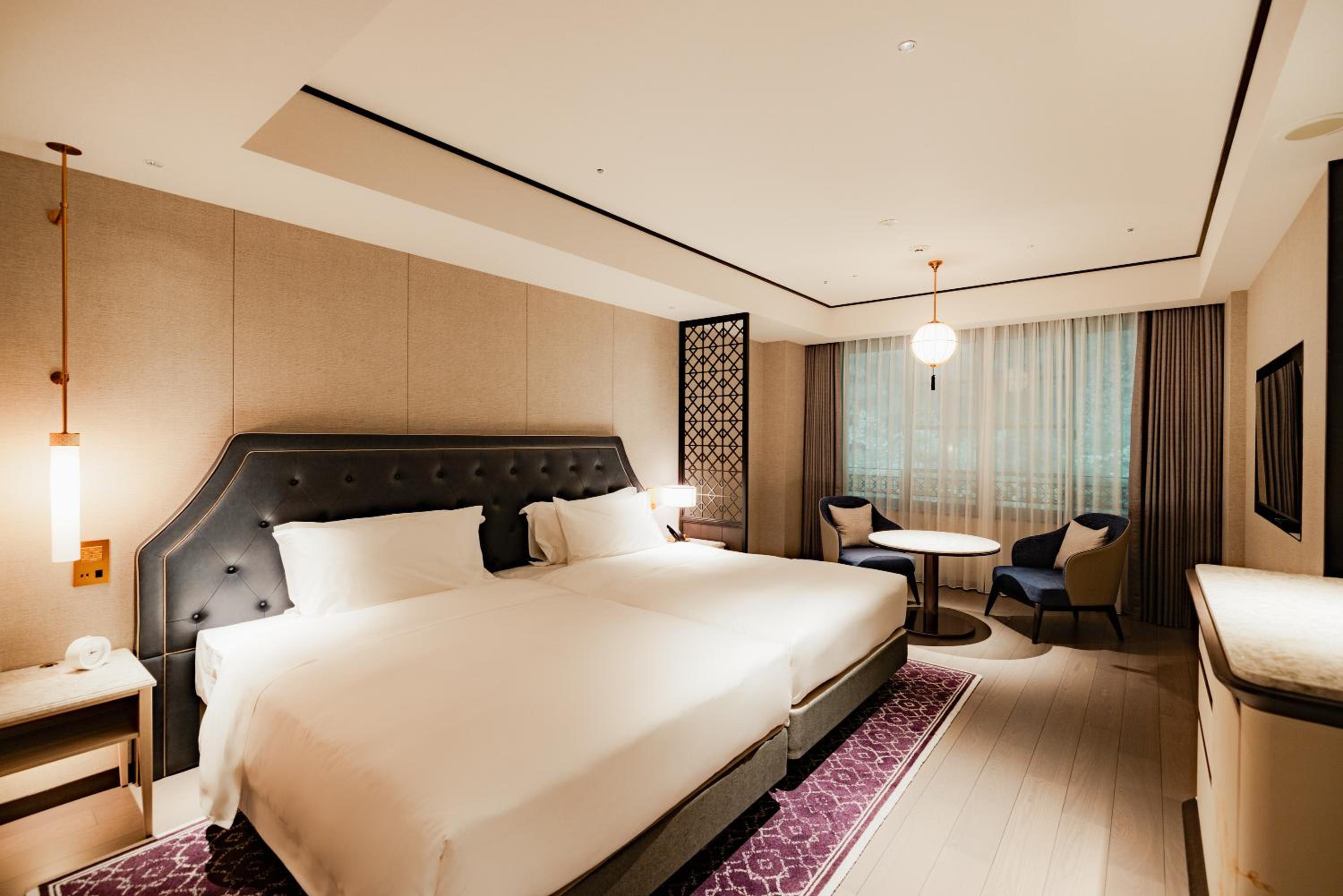 Deluxe, Twin Beds