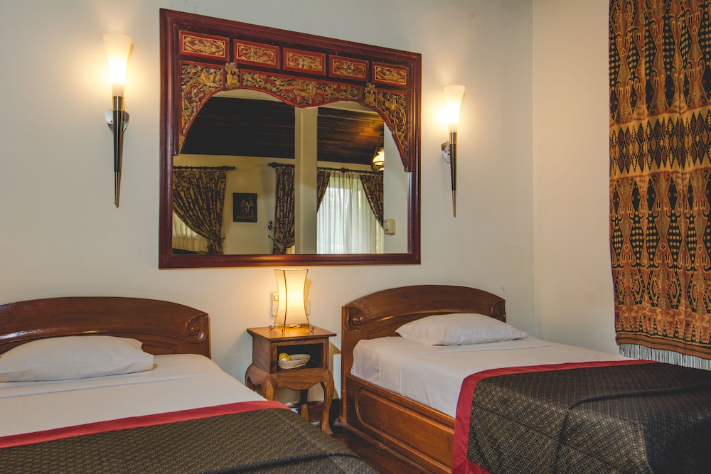 Junior Suite, Twin Beds, with Fan
