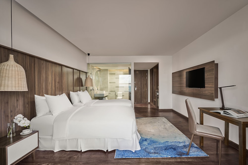 DELUXE, TWIN BEDS, CITY VIEW