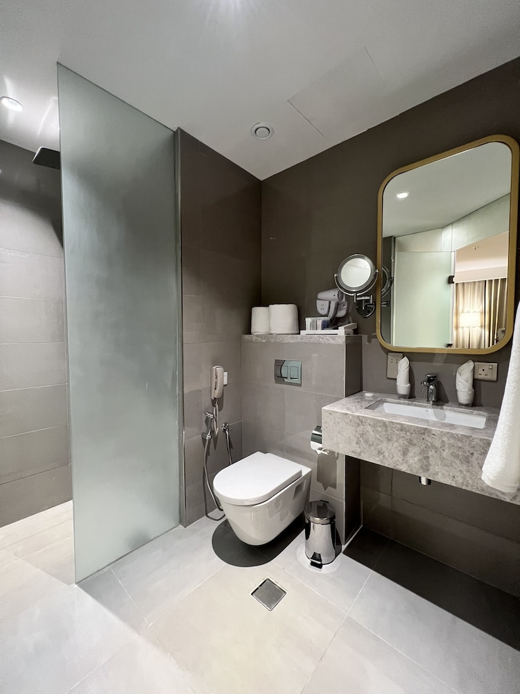 City Seasons Suites Dubai 55/60