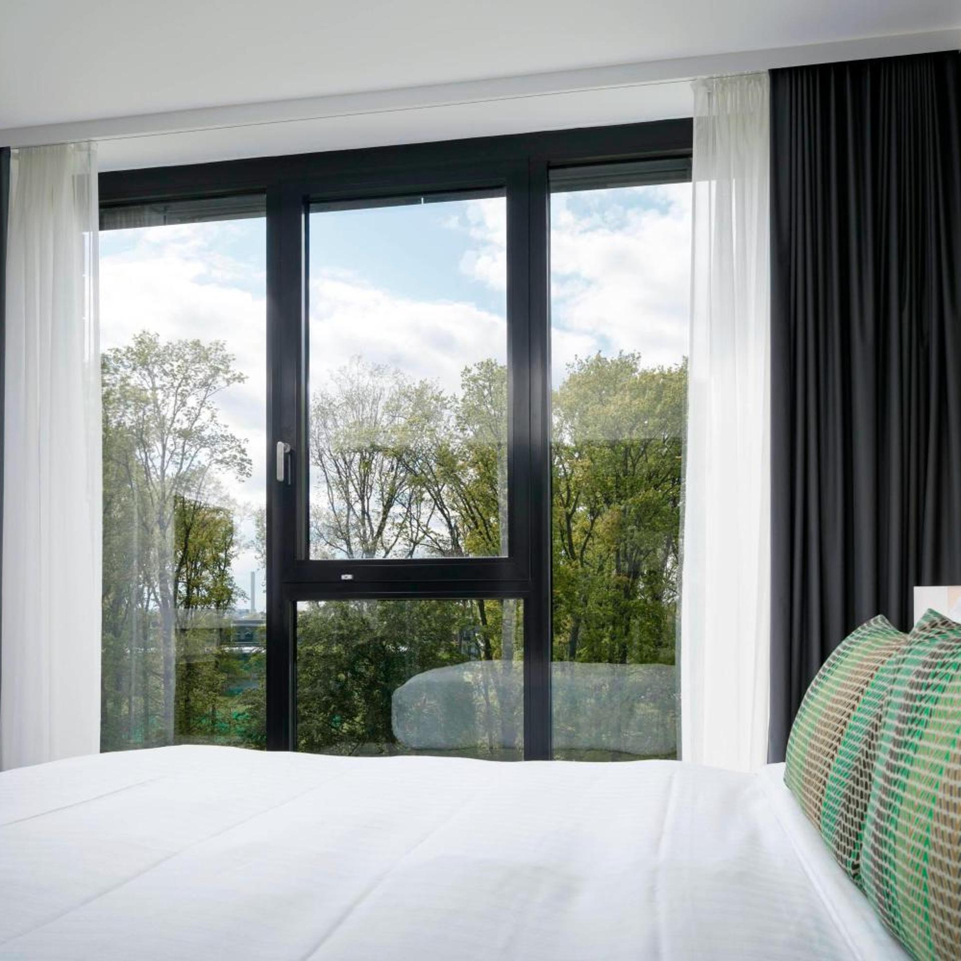غرفة قياسية بسرير كينج بإطلالة على المتنزه، Courtyard Wolfsburg 7/10