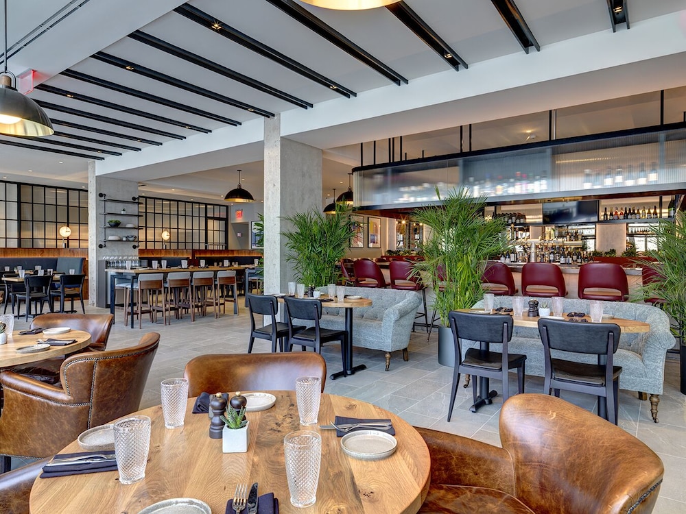 Colonnade Hotel 27/46