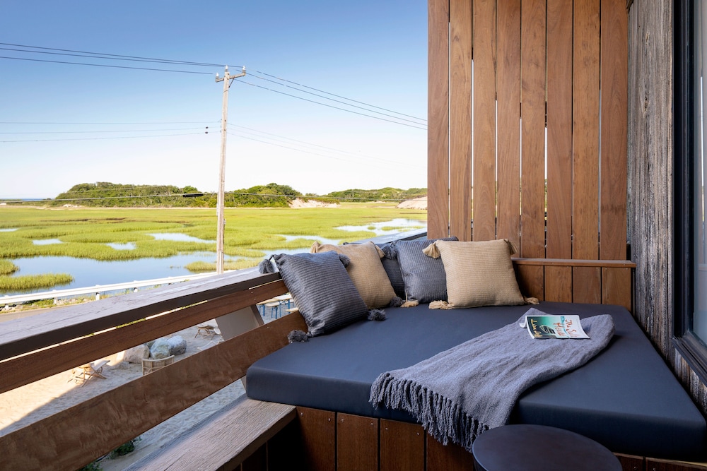 AWOL Hotel Provincetown 21/43