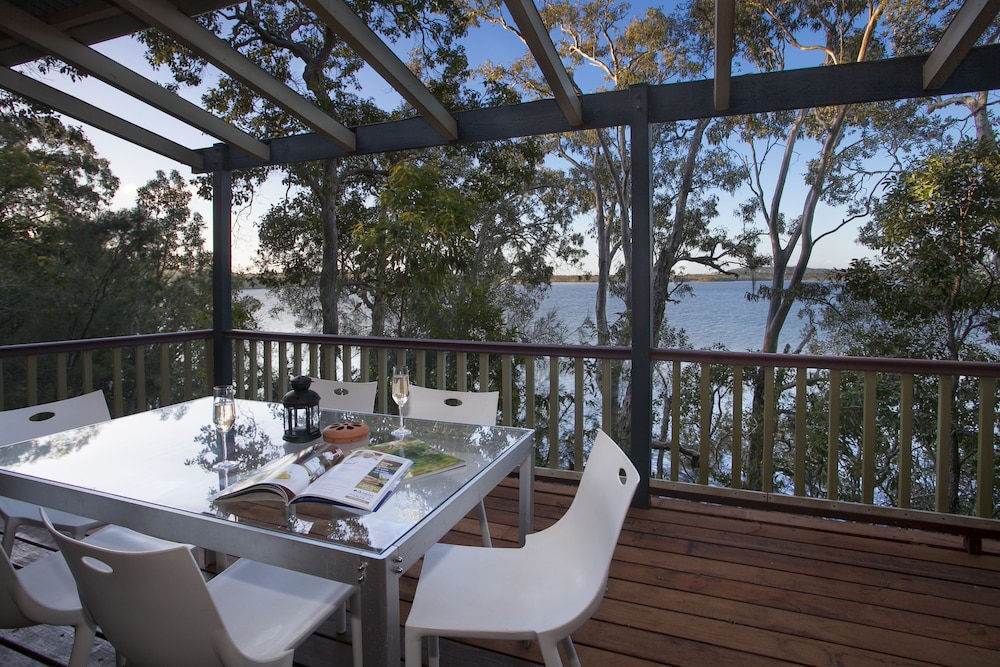 EUMARELLA SHORES NOOSA LAKE RETREAT 53/65