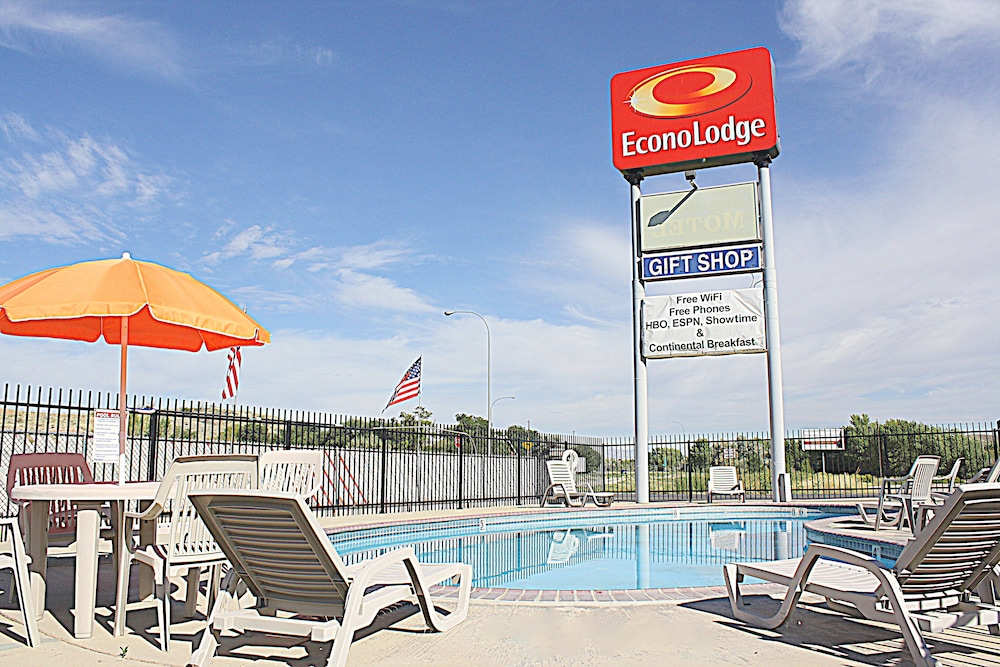 Econo Lodge Salina 32/38