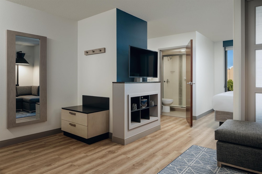 Hyatt Place Sacramento/Rancho Cordova 33/54