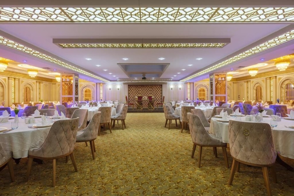 Elysium Green Suites 52/60