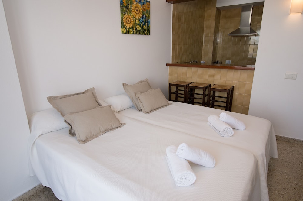 1 BEDROOM, APARTMENT