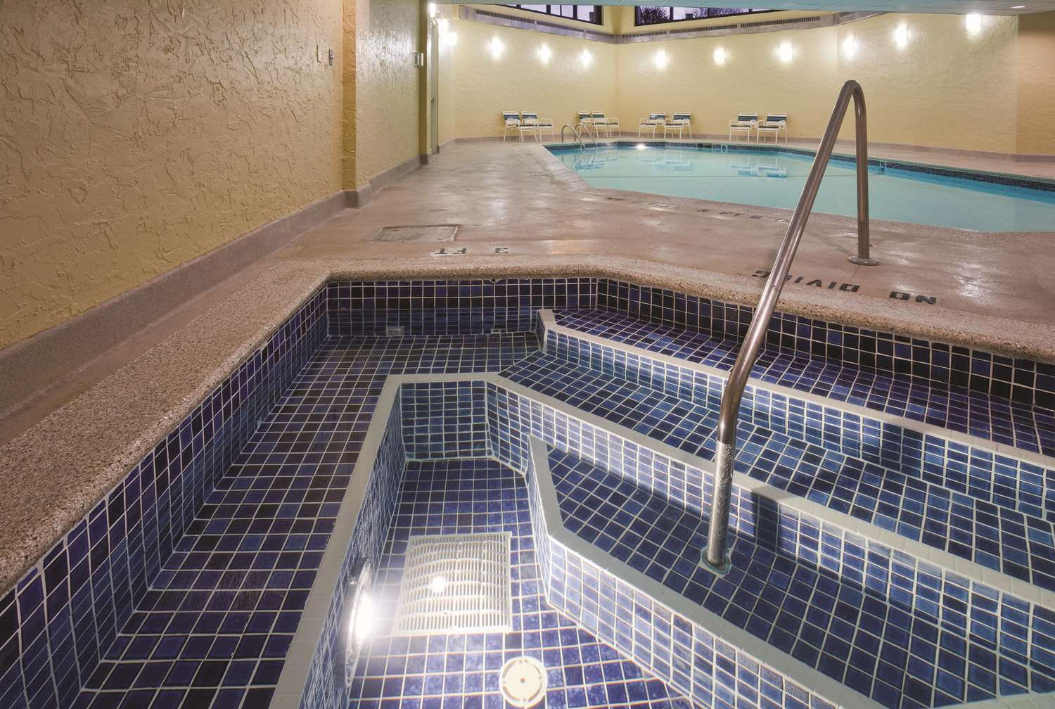 La Quinta Inn & Suites by Wyndham Minneapolis Bloomington W 18/52