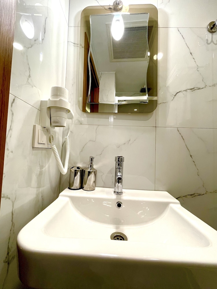 Zem Hotel 40/45