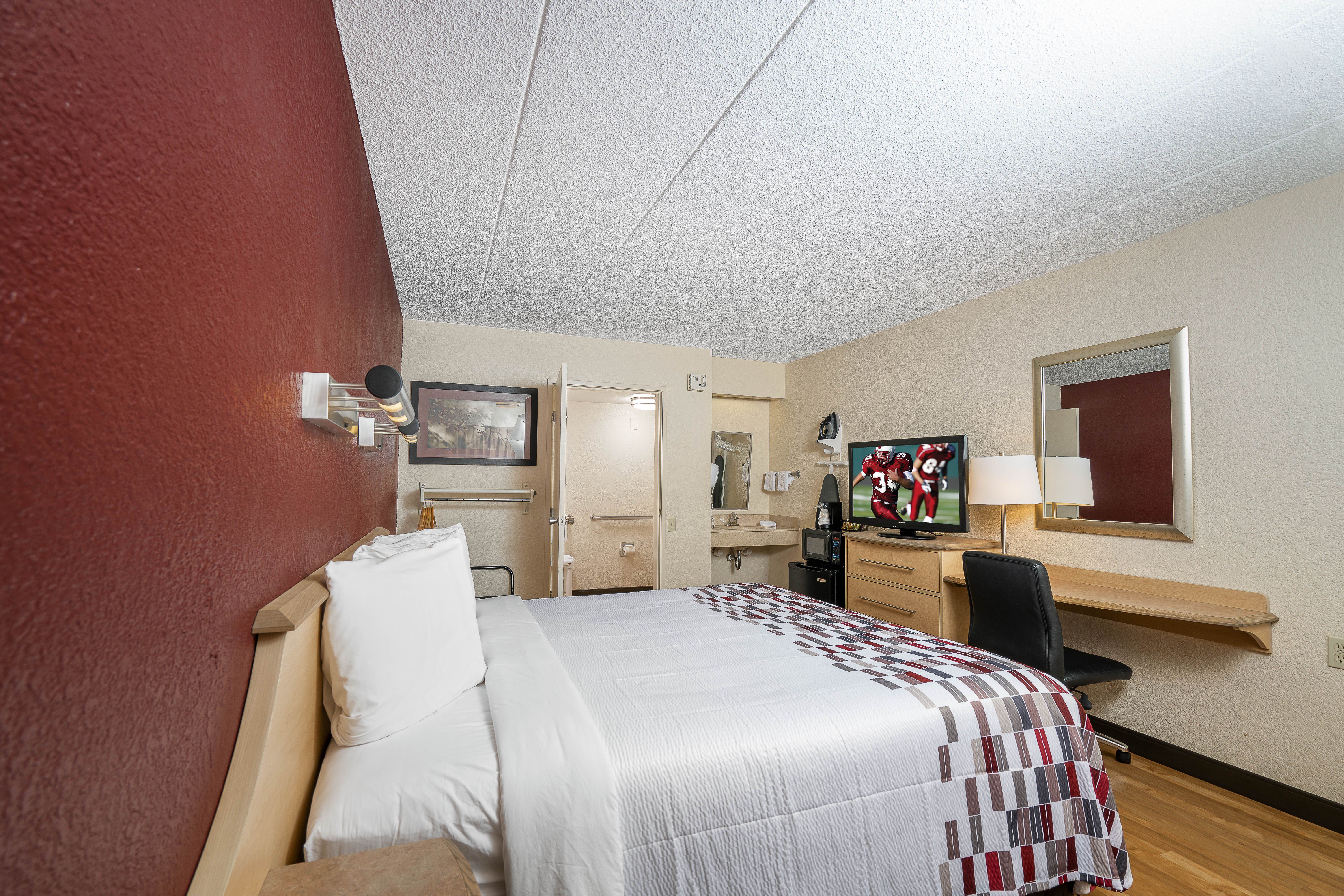 STANDARD, KING BED, ACCESSIBLE