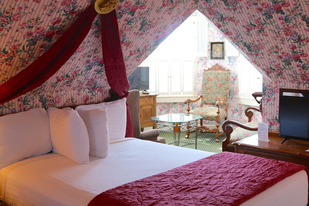 Inn on Mackinac 15/50