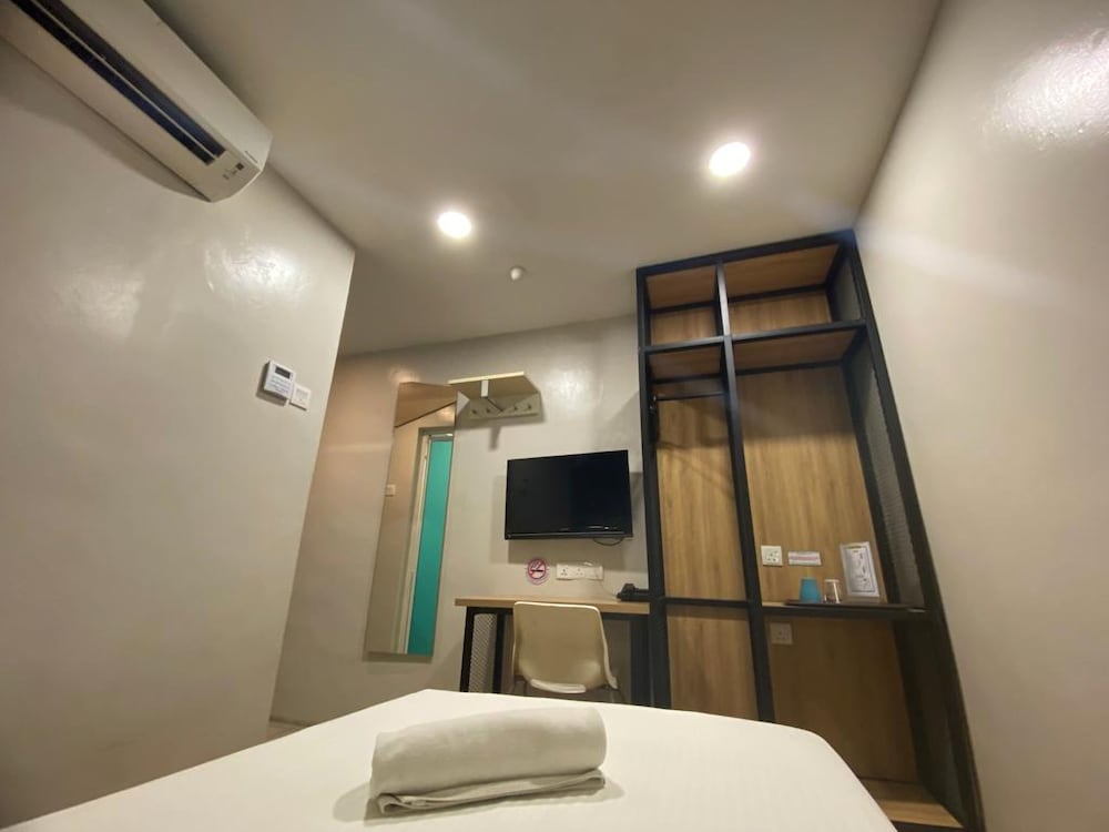 Smile Hotel Selayang Point 18/36