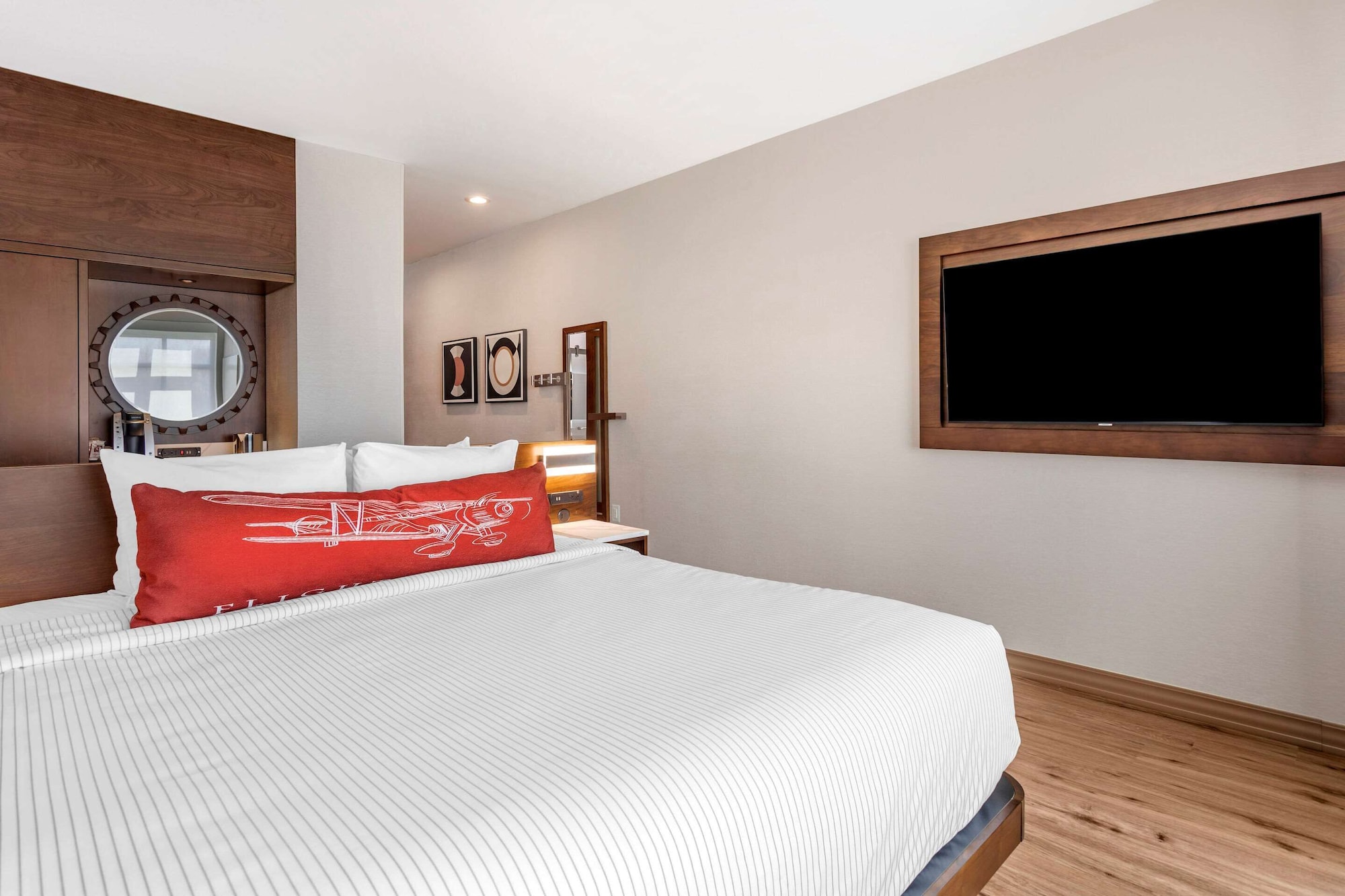 STANDARD, KING BED