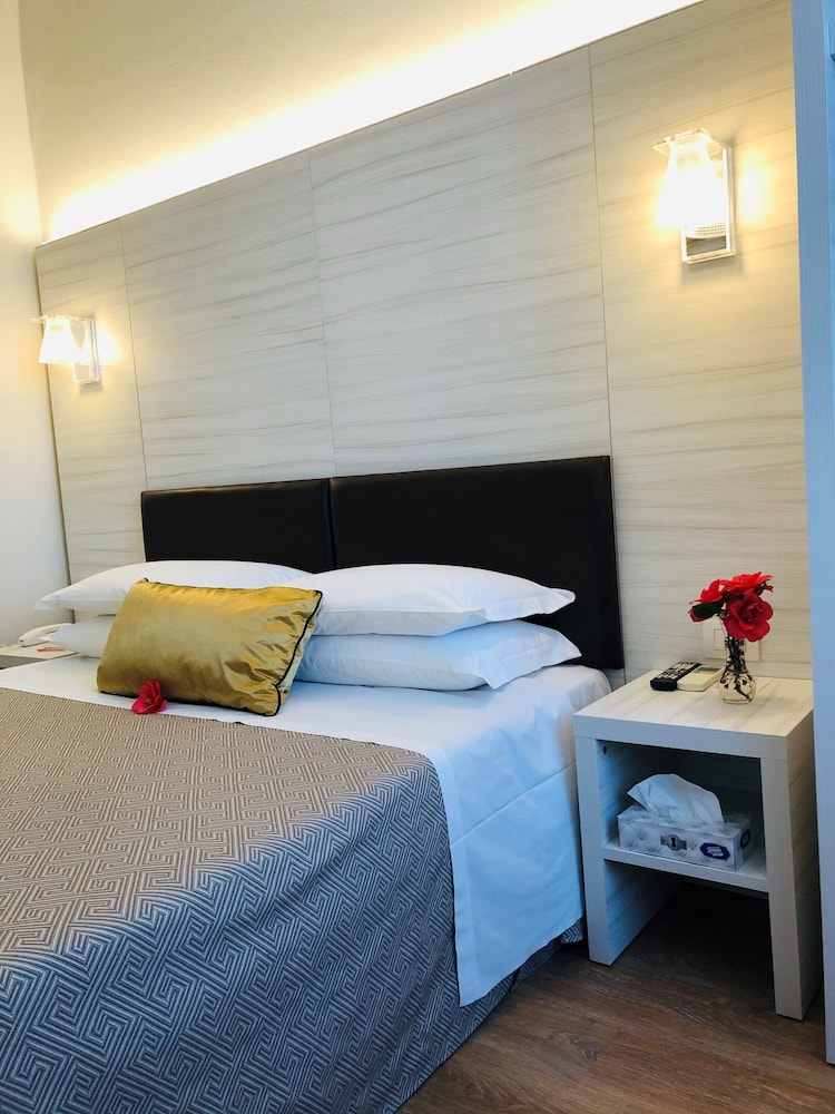 Room, Double Bed