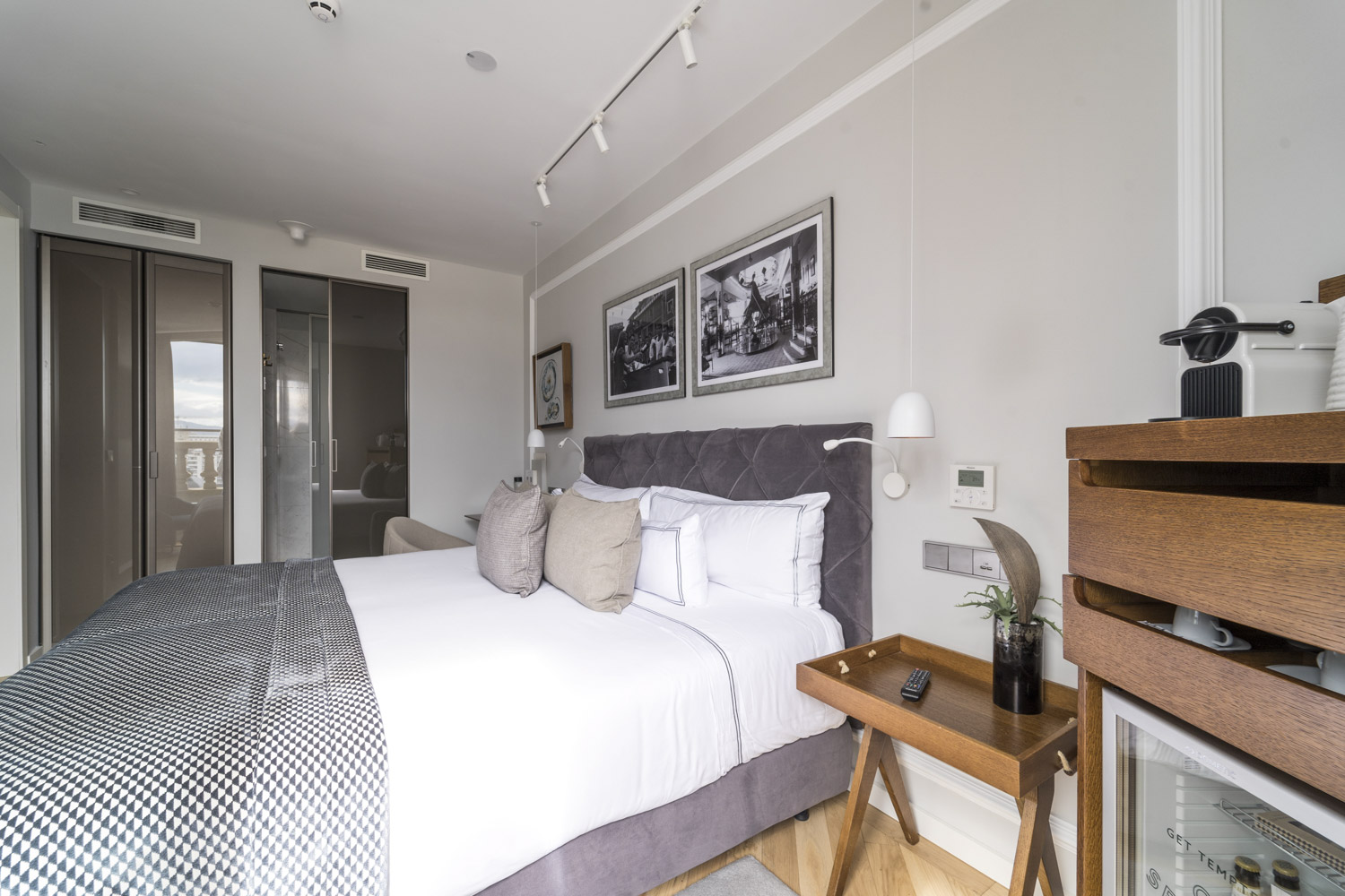 Petite, Double or Twin Bed, Sea View
